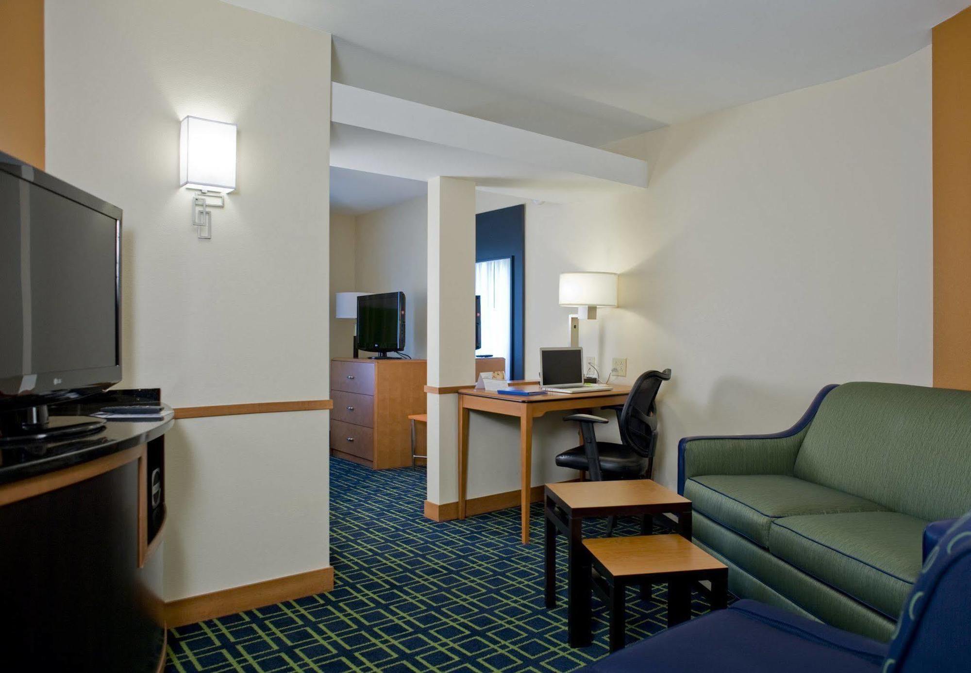 Fairfield Inn & Suites Columbus Quarto foto